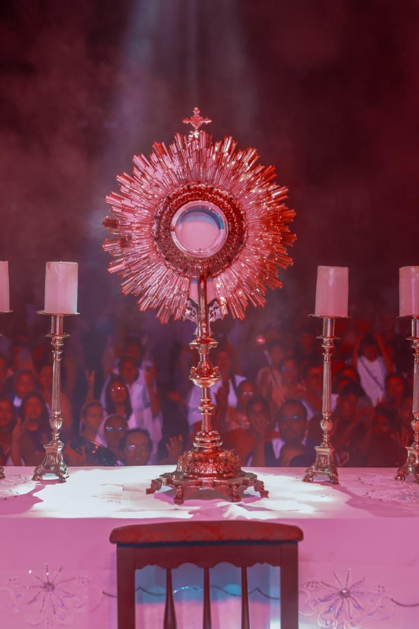 Adoración en la RCC Colombia